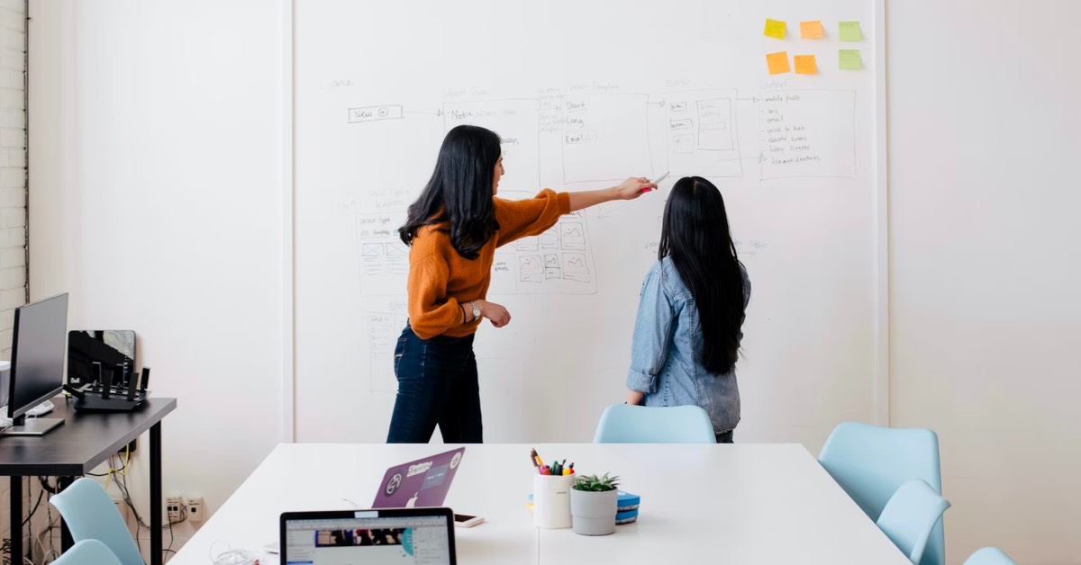 ¿Cómo influye el entorno en el desarrollo de una empresa? Te contamos por qué es importante analizarlo